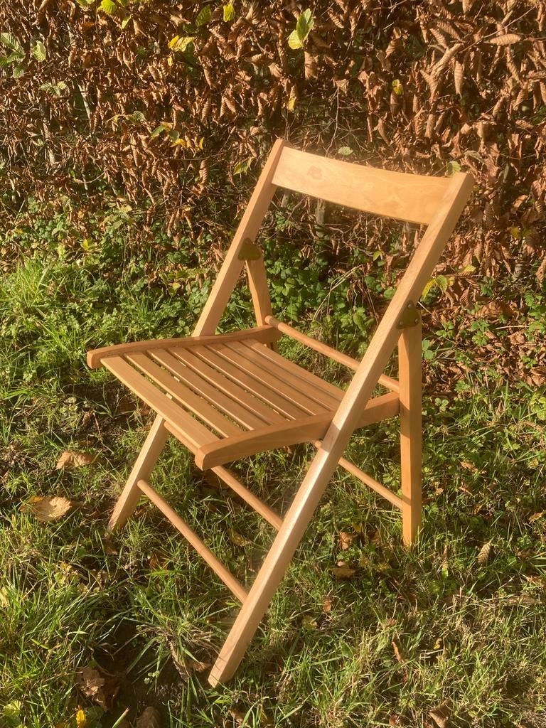houten klapstoelen te huur wedding chair, Hobby & Loisirs créatifs, Articles de fête | Location, Utilisé, Enlèvement