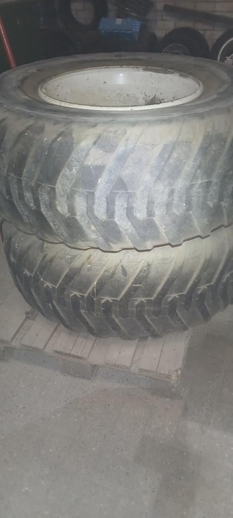 Brede achterbanden midi tractor, Zakelijke goederen, Landbouw | Onderdelen | Banden, Velgen en Assen, Ophalen