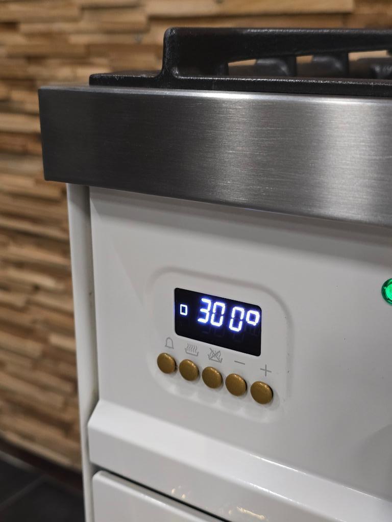 🔥Luxe Fornuis Boretti 90 cm hoogglans wit messing 300 oven, 60 cm of meer, Ophalen of Verzenden, Zo goed als nieuw, Energieklasse A of zuiniger