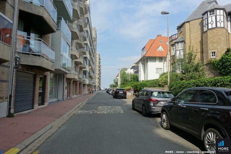 Grand terrain A VENDRE réf. 3004193, Immo, Garages & Places de parking