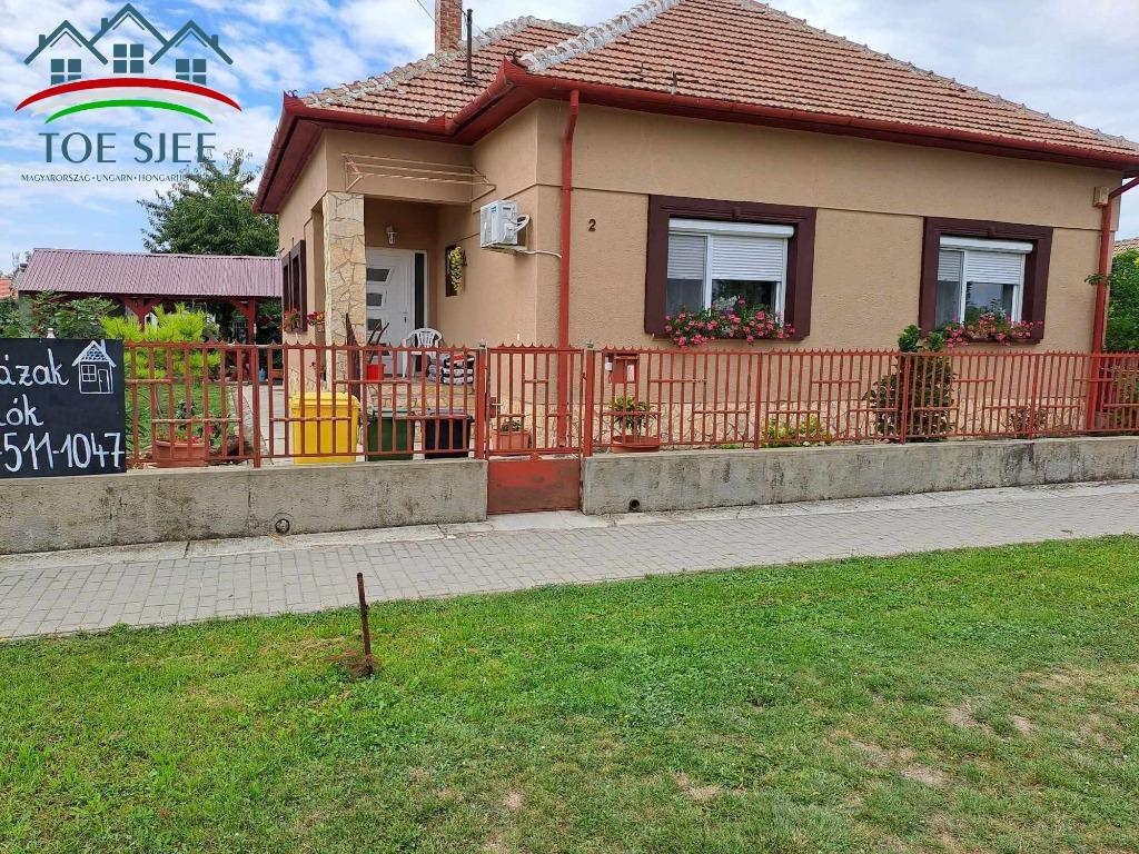 Te koop in Hongarije - Abádszalók (idn231215), Ville, 4 pièces, 133 m², Autres types