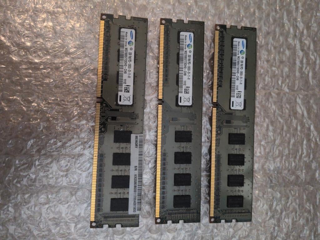 Lot de 3 barrettes RAM DDR3 Samsung 2 Go 1333 MHz (6 Go tota, Informatique & Logiciels, Mémoire RAM, Enlèvement ou Envoi