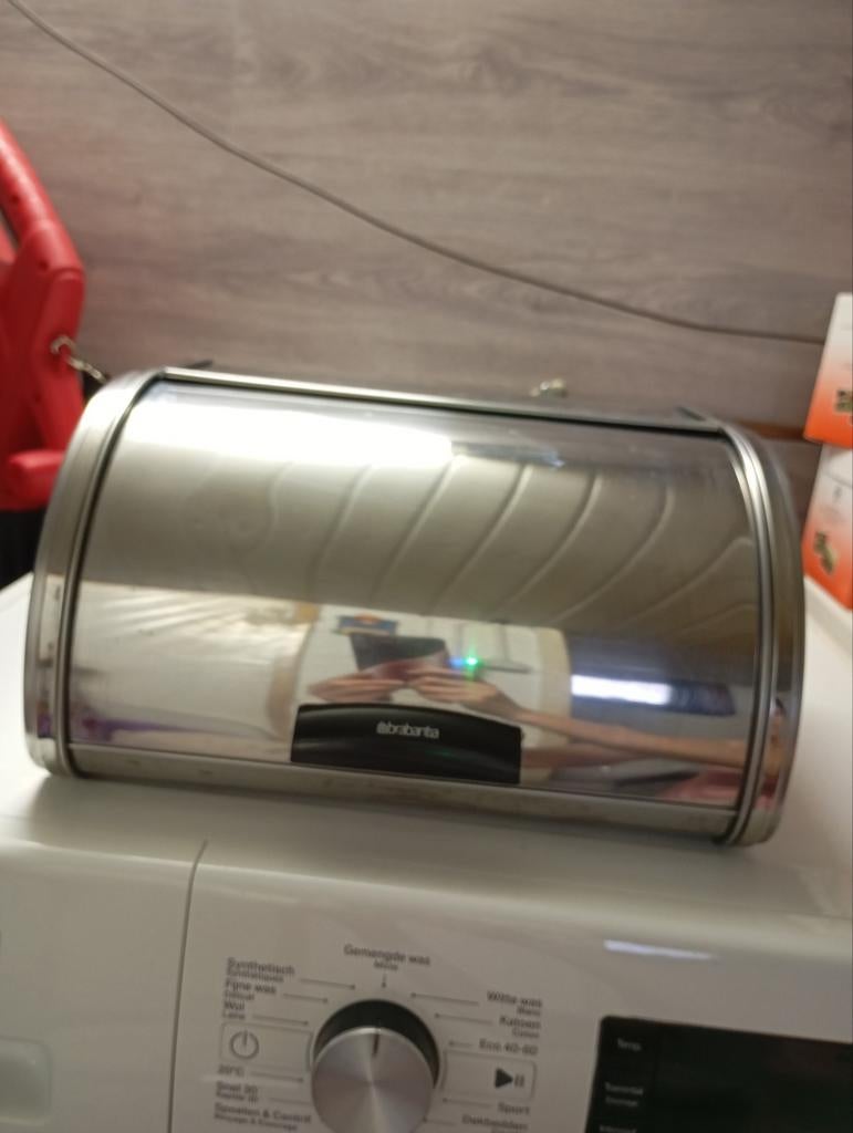 Boite à pain brabantia, Envoi