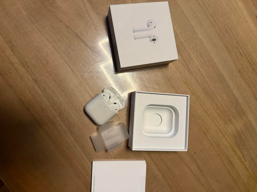 Apple Airpods lightning draadloos oplaatbare case, Ophalen, Zo goed als nieuw