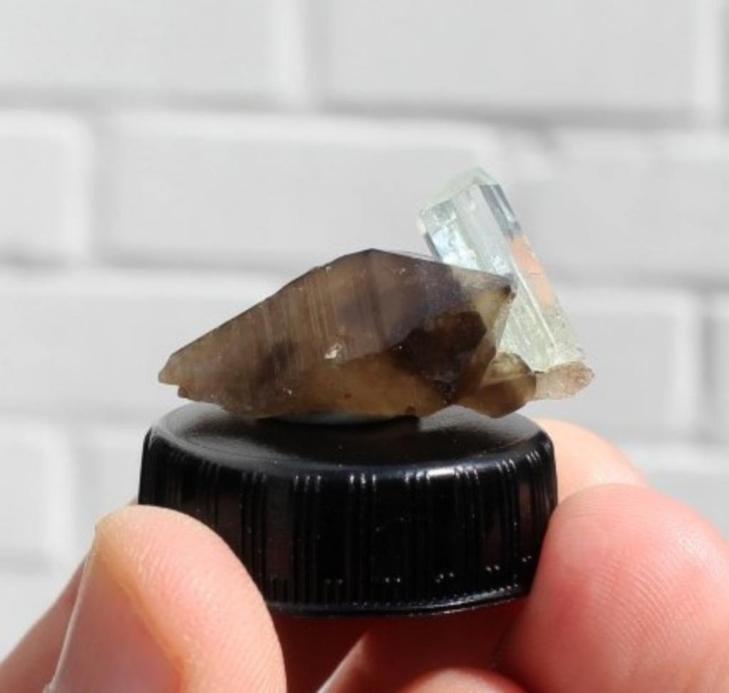 AIGUE-MARINE sur QUARTZ FUMÉ d'Erongo en NAMIBIE, Enlèvement ou Envoi, Minéral