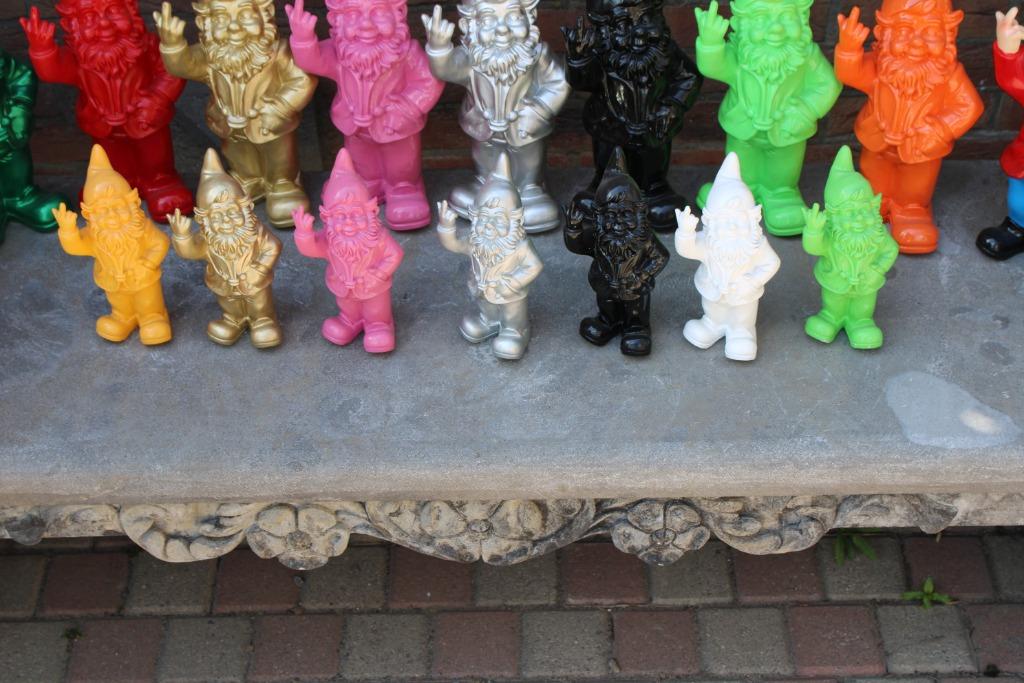 statue nain au doigt fuck , soldé !, Jardin & Terrasse, Enlèvement, Neuf, Synthétique, Nain de jardin