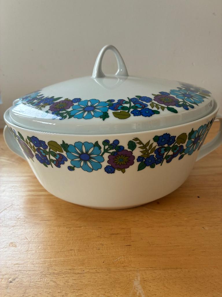 BAVARIA bloemschaal, Ophalen of Verzenden, Zo goed als nieuw, Kom(men), Wedgwood