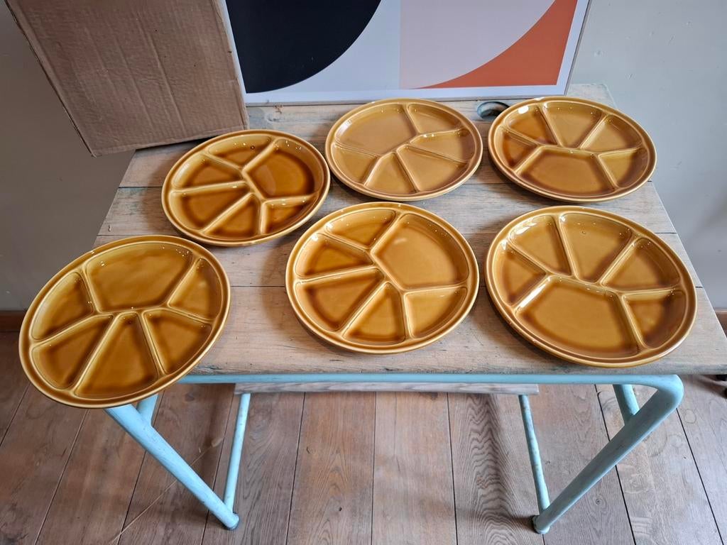 5 assiettes à fondue dans sa boite originale, de la Provence, Enlèvement, Neuf, Uni, Assiettes(s)