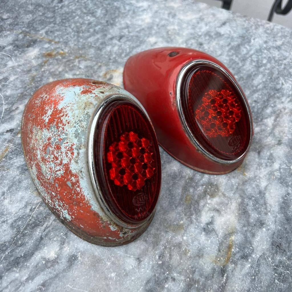 Kit de feux arrière rouges VW Kever Hella 56-61 ovale, Enlèvement ou Envoi, Utilisé