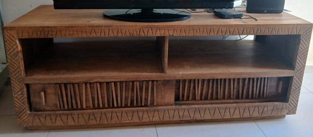 Meuble télé sculpté africain, Maison & Meubles, Enlèvement
