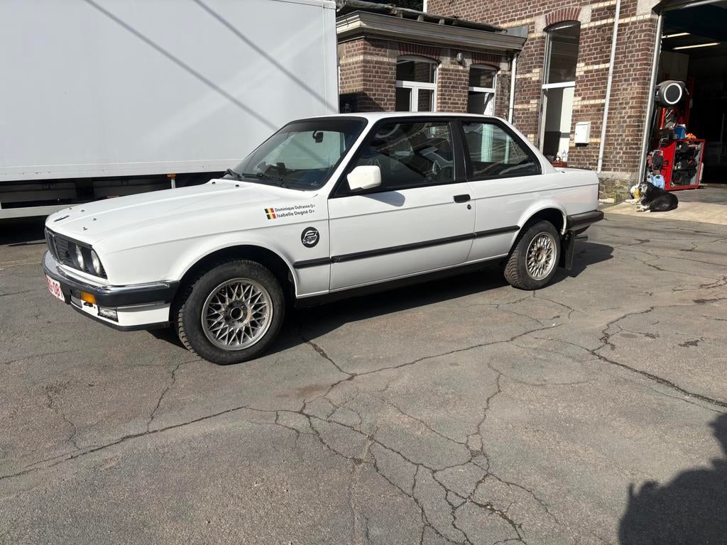 Bmw e30 323i, Achat, Boîte manuelle, Noir, 6 cylindres