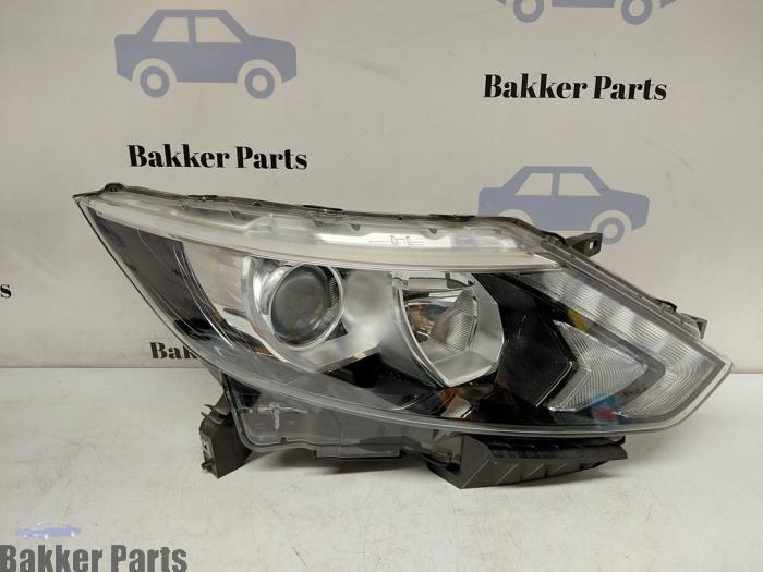Phare gauche d'un Nissan Qashqai, Autos : Pièces & Accessoires, -, -, 3 mois de garantie, Utilisé