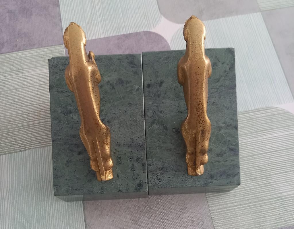 Jaguar, Antiquités & Art, Enlèvement