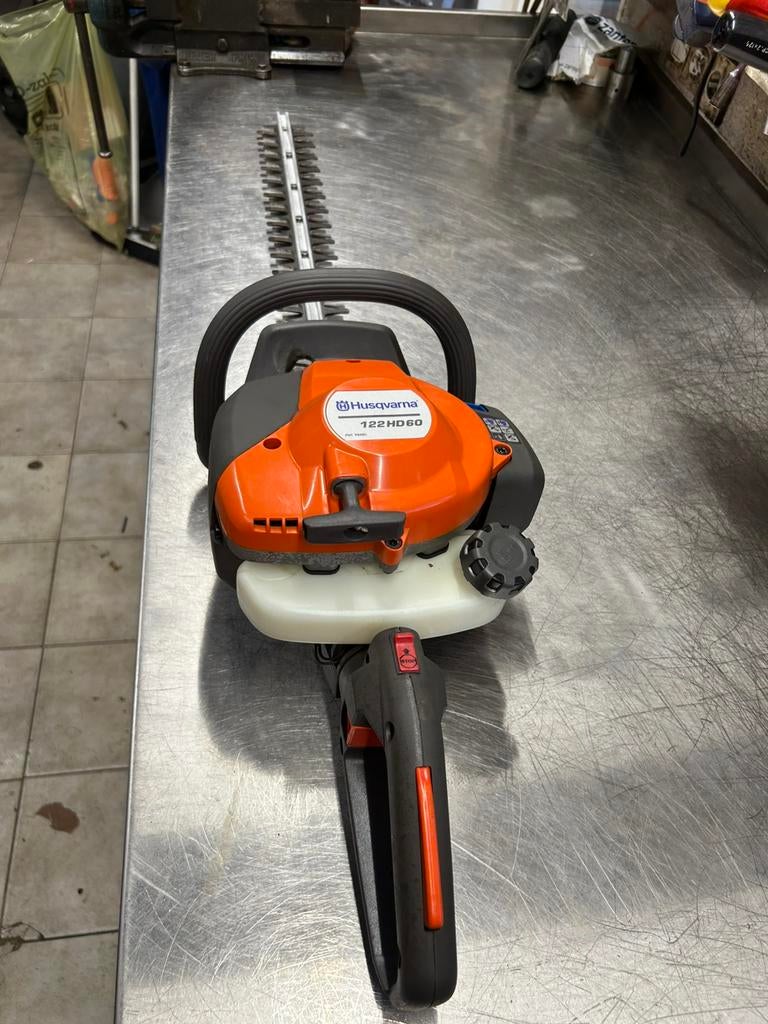 Nette heggenschaar husqvarna, Jardin & Terrasse, Taille-haies, Comme neuf, Enlèvement