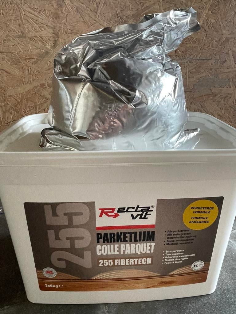 1 zakje parketlijm, Ophalen