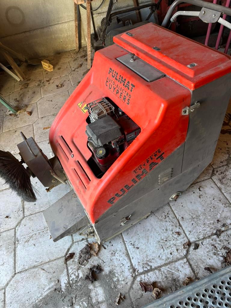 Pulimat borstelmachine met nieuwe borstel, Ophalen, Zo goed als nieuw