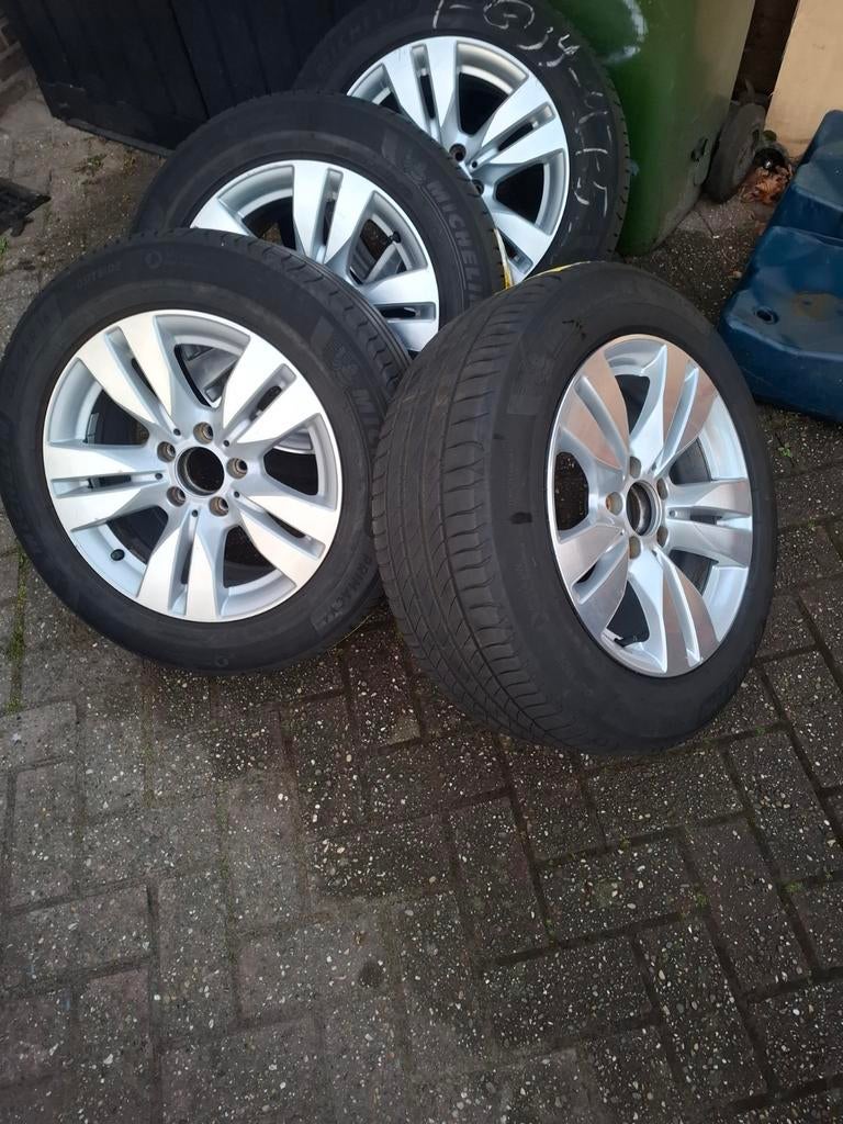 Mooie originele Mercedes velgen met nog goede banden., Ophalen, 16 inch, Band(en), Zomerbanden