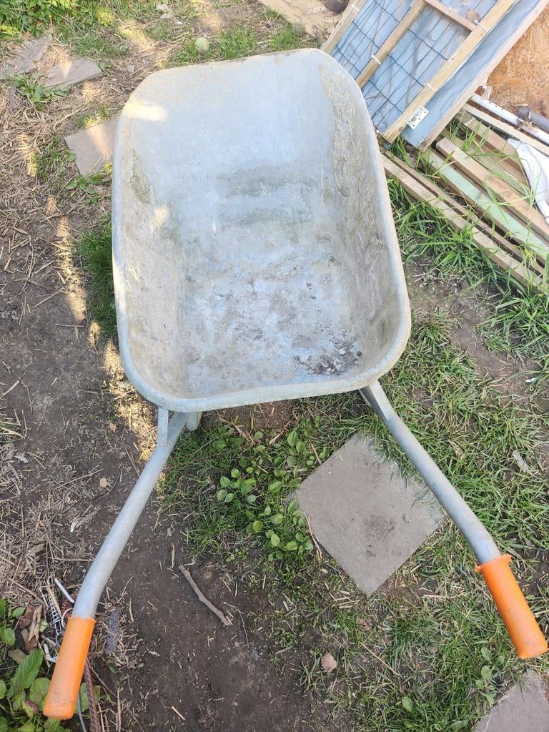 Brouette a vendre en bon état, Jardin & Terrasse, Enlèvement