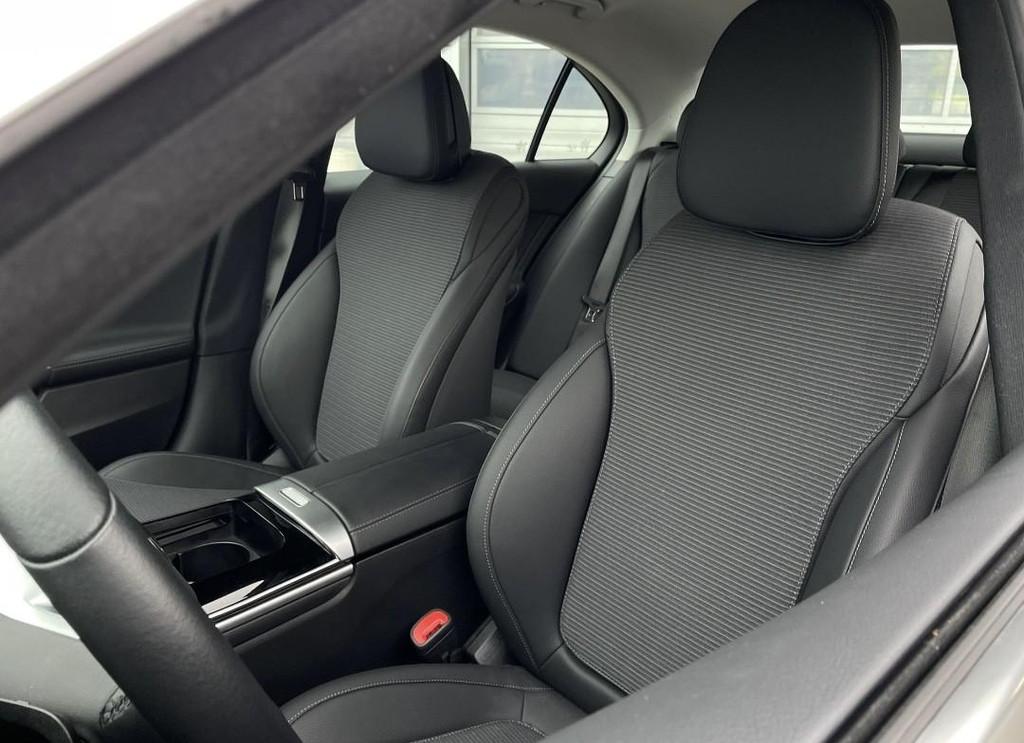 Mercedes-Benz C-Klasse 180 Berline Luxury Line | Smartphone, 4 deurs, 4 cilinders, Zwart, 1625 kg