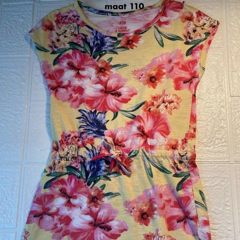 Robe d'été fleurie jaune vif « WE » seulement 110/5 ans, Enfants & Bébés, Vêtements enfant | Taille 110, Robe ou Jupe, WE, Enlèvement ou Envoi