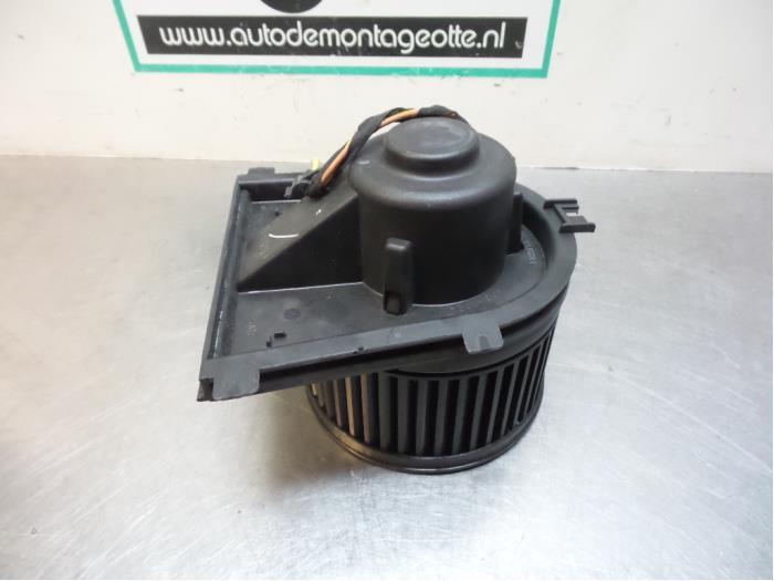 Kachel Ventilatiemotor van een Volkswagen Beetle (Beetle 98-, Gebruikt, -, Volkswagen, -