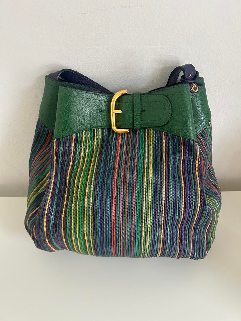 Handtas Delvaux, Ophalen