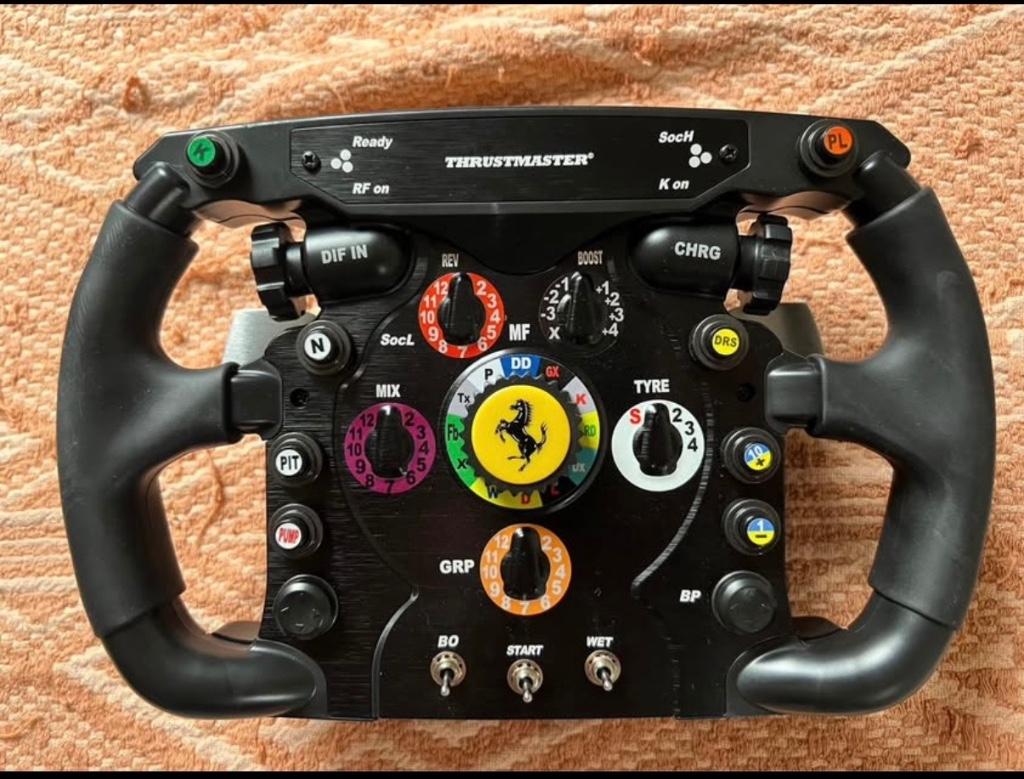 Thrustmaster Ferrari F1 Wheel – Sim Racing Stuur – Top staat, Ophalen, Zo goed als nieuw, Stuur of Pedalen, PlayStation 4