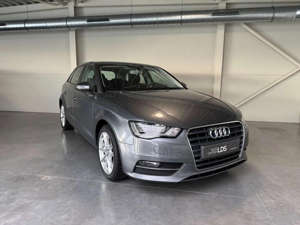 Audi A3 Sportback Audi A3 - benzine - navi - 17" velg, Auto's, Euro 5, Gebruikt, Zwart, 4 cilinders