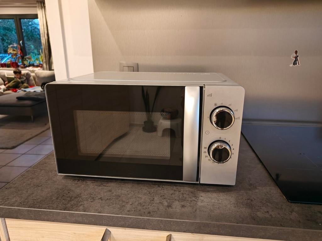 Microgolfoven 700 W compact model. Lidl., Elektronische apparatuur, Ophalen of Verzenden, Microgolfoven