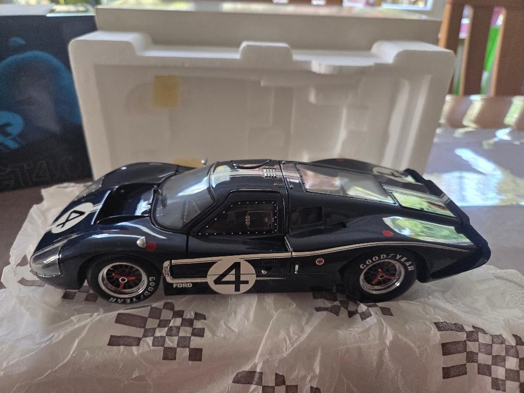 Ford GT40 Mk IV Bleu foncé #4 Le Mans 1967 Exoto 1/18, Enlèvement ou Envoi, Comme neuf, Voiture, Autres marques