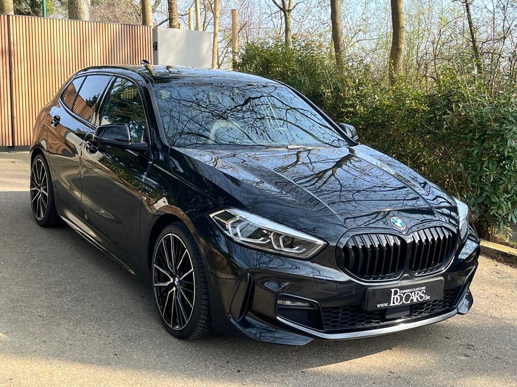 BMW 118 M-Pakket-Led-Prof-Cockpit Pro-Leer-Zetelv.-19", Auto's, Gebruikt, 136 pk, Zwart, Leder