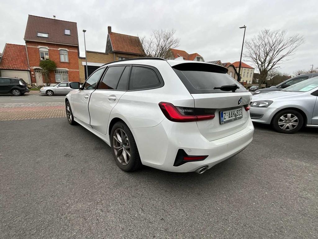 2021 BMW 330e Touring steptronic 330e BMW, Auto's, BMW, Automaat, Gebruikt, Overige brandstoffen, Bedrijf