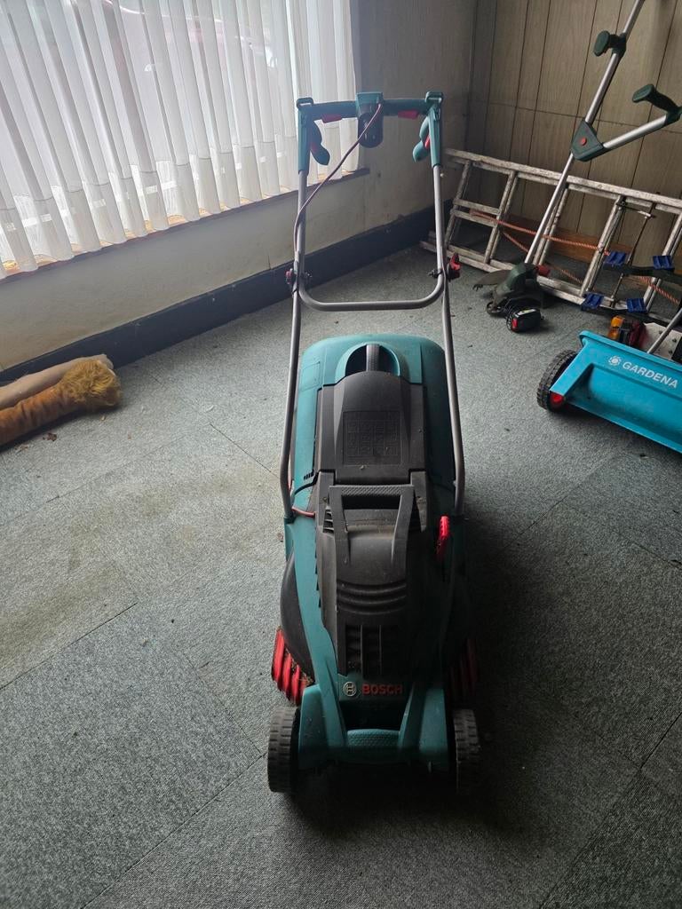 Grasmachine elektrisch Bosch, Tuin en Terras, Grasmaaiers, Ophalen of Verzenden