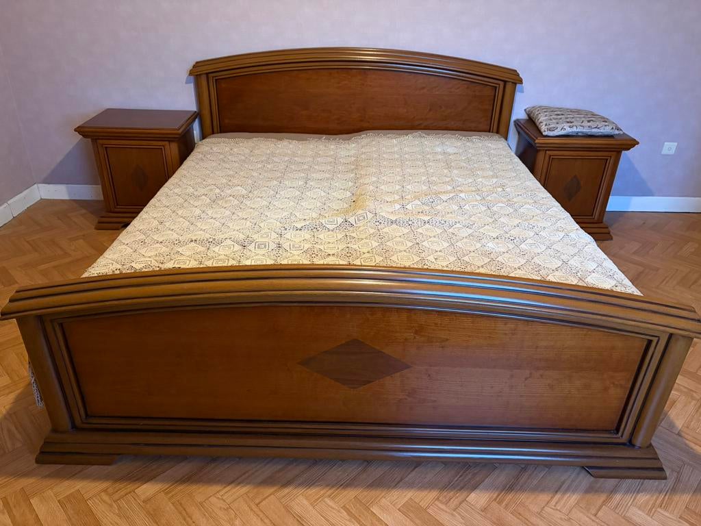 2-persoonsbed, 2-elektrische lattebodems, 2 nachtkastjes, Huis en Inrichting, Slaapkamer | Bedden, Ophalen, Verstelbaar, Tweepersoons