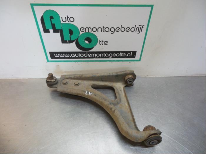 Bras de suspension avant gauche d'un Renault Twingo (Twingo, Autos : Pièces & Accessoires, Renault, -, 3 mois de garantie, Utilisé