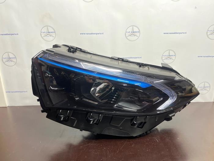 Koplamp links van een Mercedes EQA, Gebruikt, -, -, 3 maanden garantie
