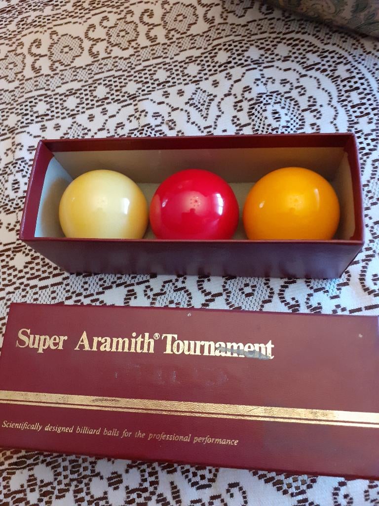 set biljartballen carambole, Sport en Fitness, Biljarten en Poolen, Ophalen, Zo goed als nieuw, Keu of Ballen