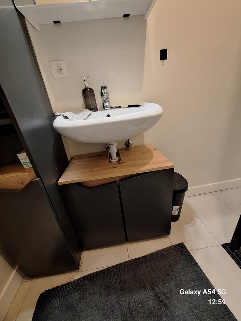 Meuble sous vasque et colone, Enlèvement