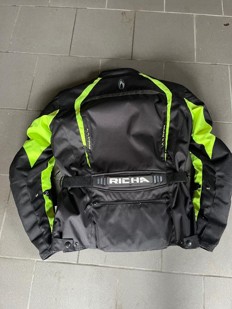 Veste moto Richa XL – Excellent état – Haute visibilité, Motos, Vêtements | Vêtements de moto, Manteau | tissu, Hommes, Seconde main