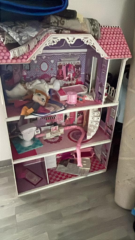 Dollhouse, Enlèvement, Comme neuf