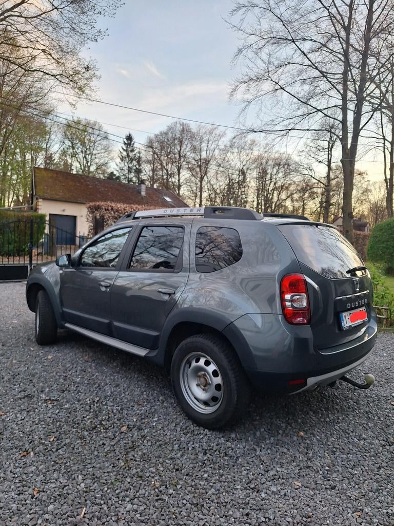 DACIA Duster 2017 gris métallisé, 1500cc , diesel. Air co., Particulier, Achat