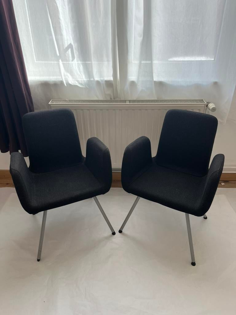 2 chaises IKEA PATRICK noir avec accoudoirs – bon état, Maison & Meubles, Chaises, Comme neuf, Métal, Noir, Enlèvement