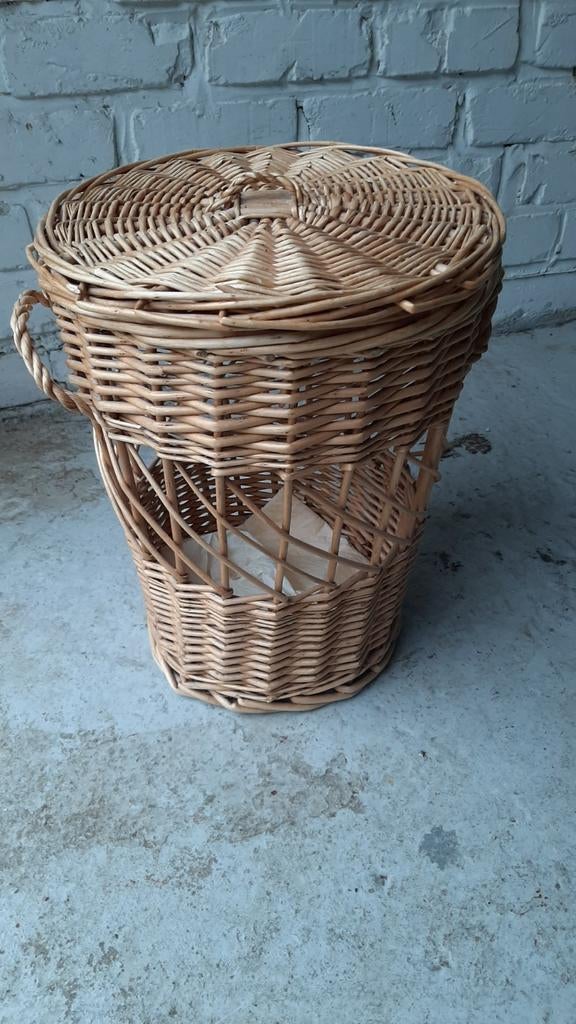 Rieten kleine wasmand, Ophalen