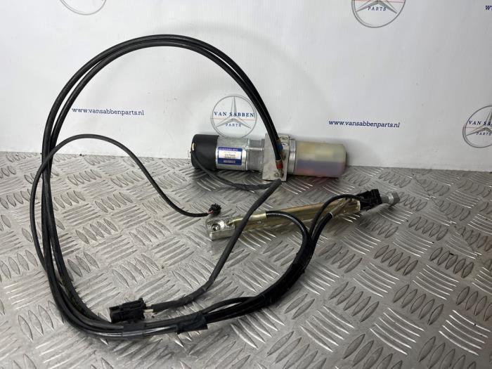 Pompe hydraulique d'un Mercedes S-Klasse, -, 3 mois de garantie, Utilisé, -