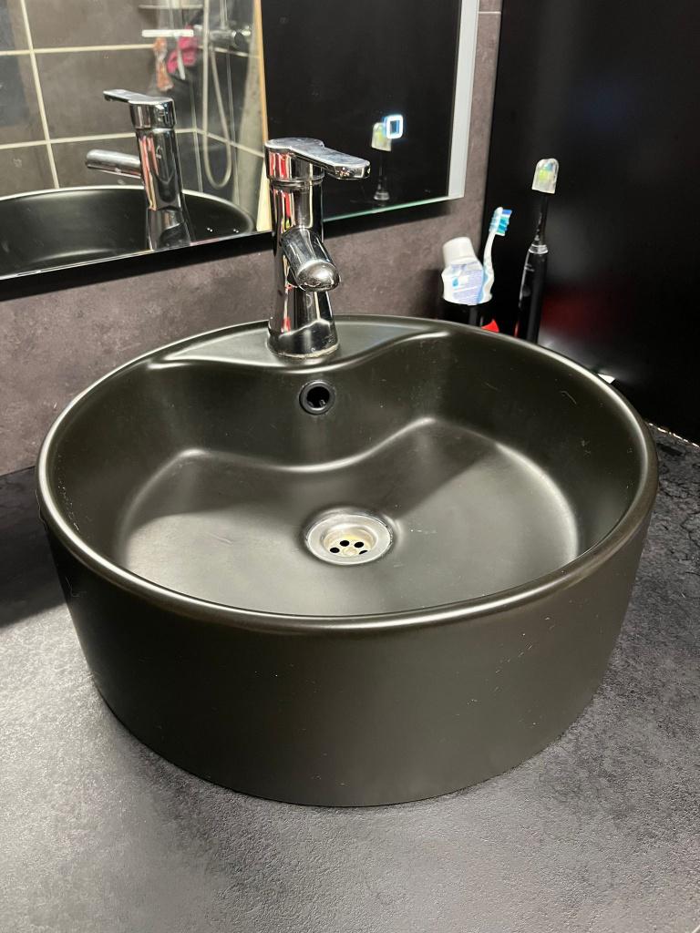 Vasque à poser noire, Enlèvement, Comme neuf, Lavabo ou Évier, 100 à 150 cm