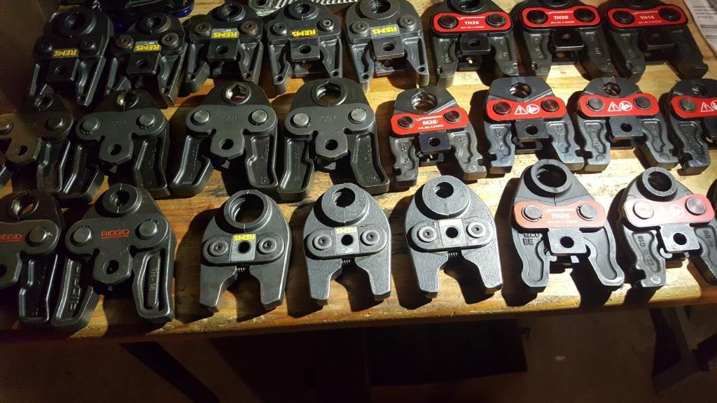 mâchoire pour sertisseuse 75€ piecs, Bricolage & Construction, Enlèvement, Comme neuf