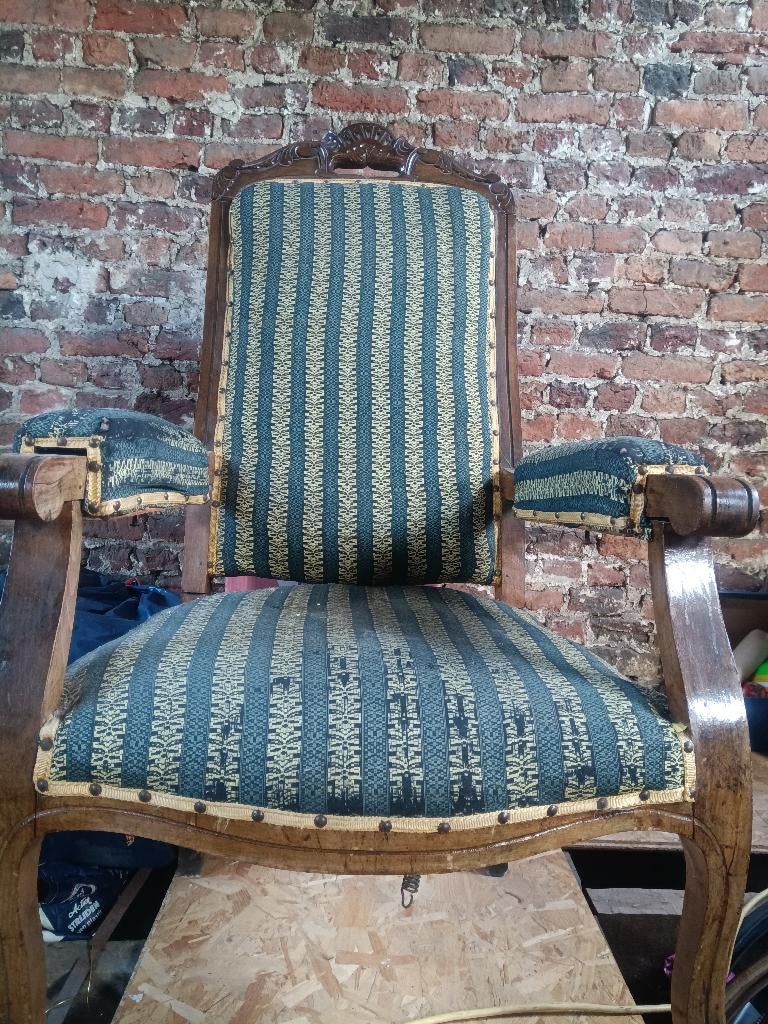 Grote antieke fauteuil — Meer dan 100 jaar oud restaureren, Antiek en Kunst, Antiek | Meubels | Stoelen en Sofa's, Ophalen