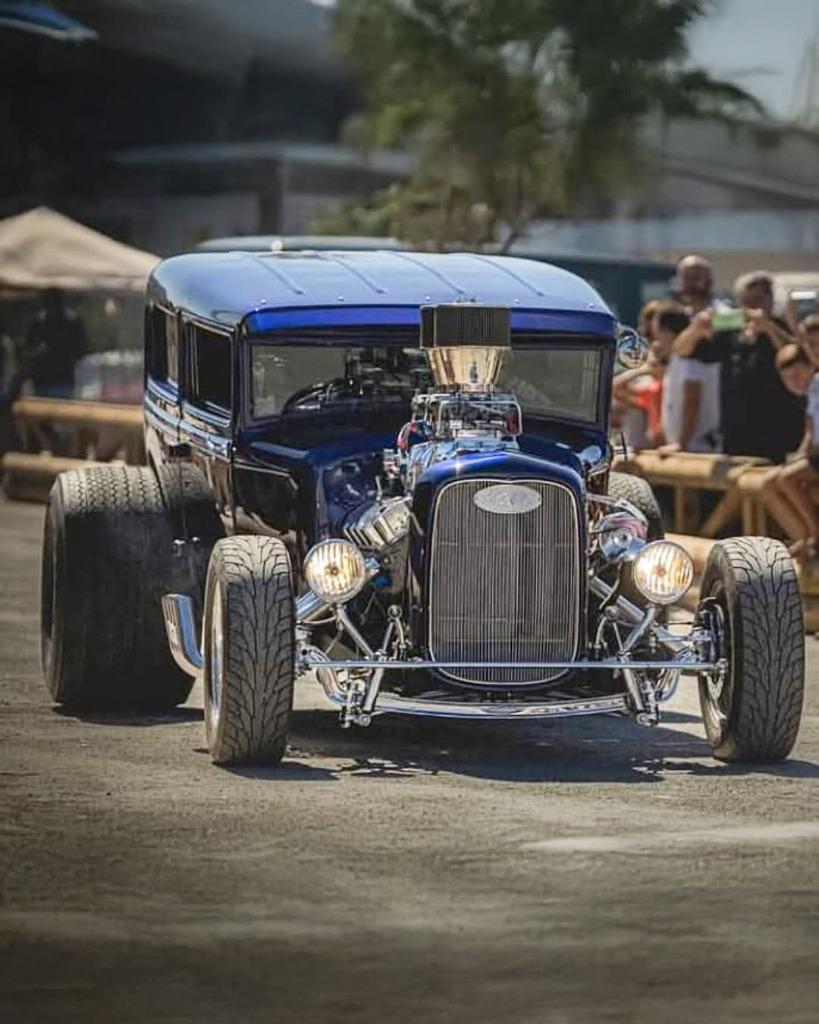 Hot rod Ford sedan 1932 V8, Cuir, Autres modèles, Achat, 2 places