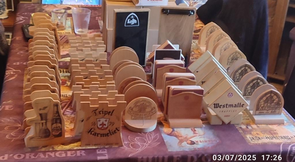 50 onderzetterhouders., Verzamelen, Biermerken, Gebruikt, Viltje(s), Leffe, Ophalen