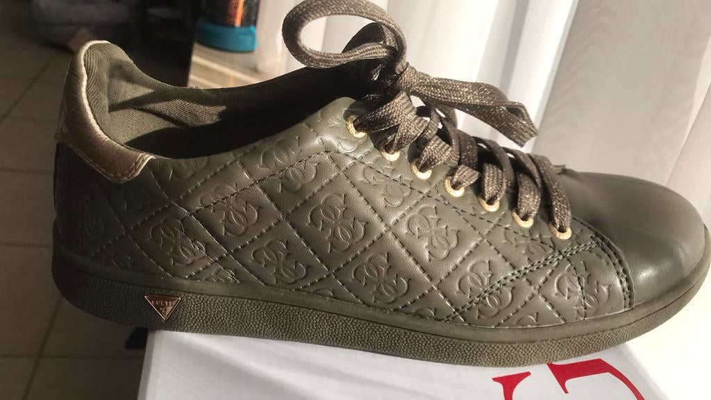 Guess maat 40, Nieuw, Ophalen of Verzenden, Sneakers, Overige kleuren